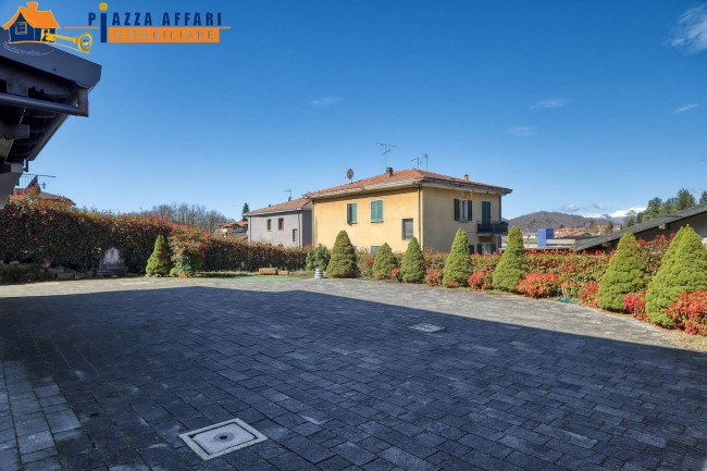 Villa in vendita a Marchirolo