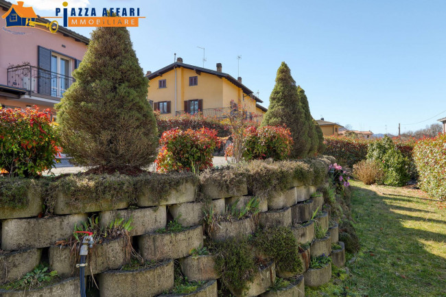 Villa in vendita a Marchirolo
