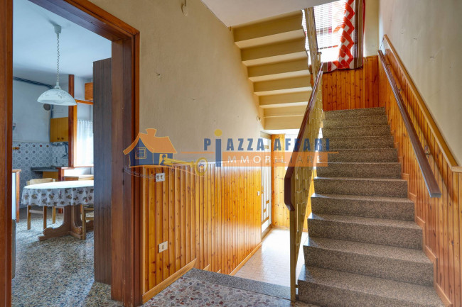 Porzione di Casa Terra / Cielo in vendita a Caronno Varesino