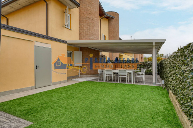 Villette a schiera in vendita a Carnago