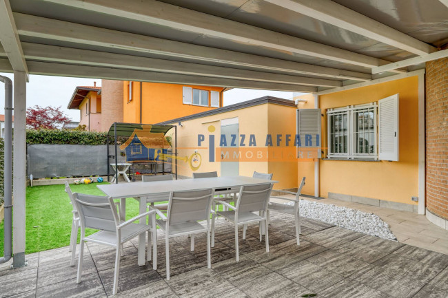 Villette a schiera in vendita a Carnago