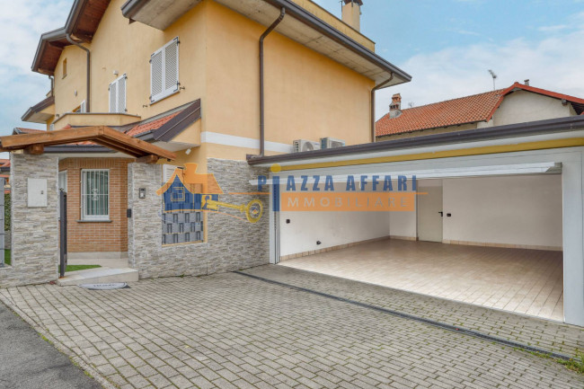 Villette a schiera in vendita a Carnago