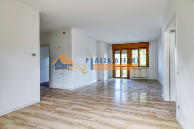 Appartamento in vendita a Caronno Varesino