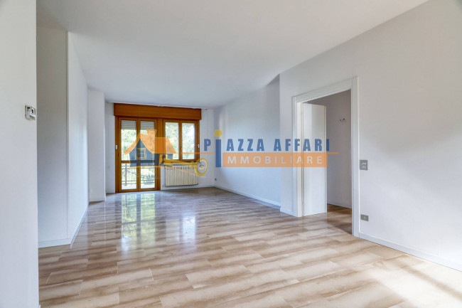 Appartamento in vendita a Caronno Varesino