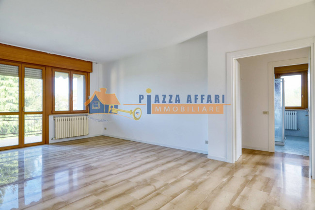 Appartamento in vendita a Caronno Varesino