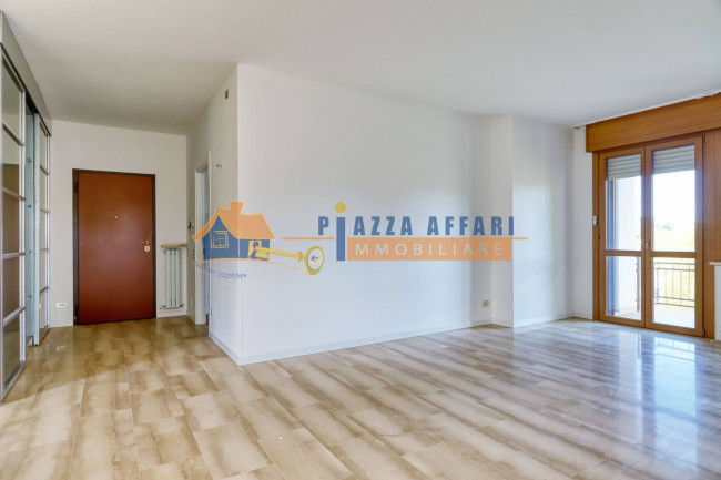 Appartamento in vendita a Caronno Varesino