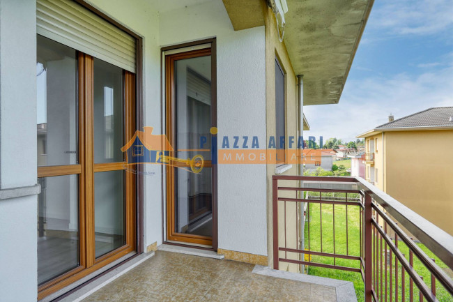 Appartamento in vendita a Caronno Varesino