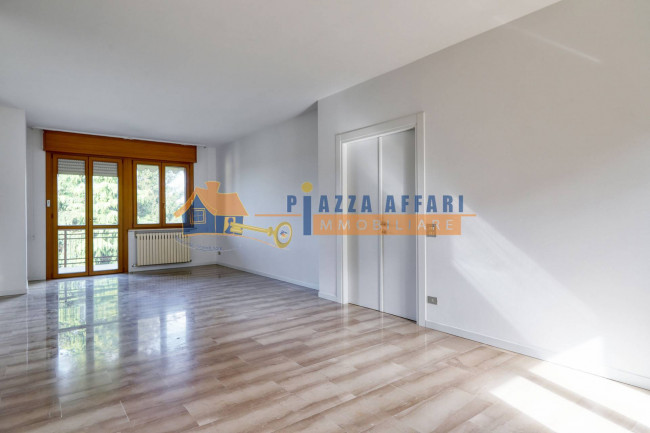 Appartamento in vendita a Caronno Varesino
