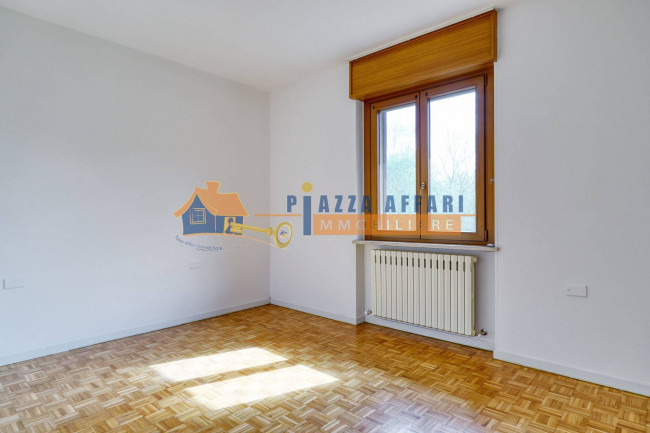 Appartamento in vendita a Caronno Varesino