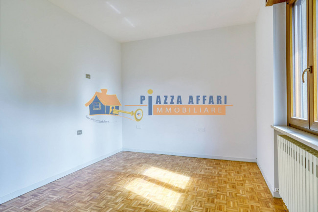Appartamento in vendita a Caronno Varesino