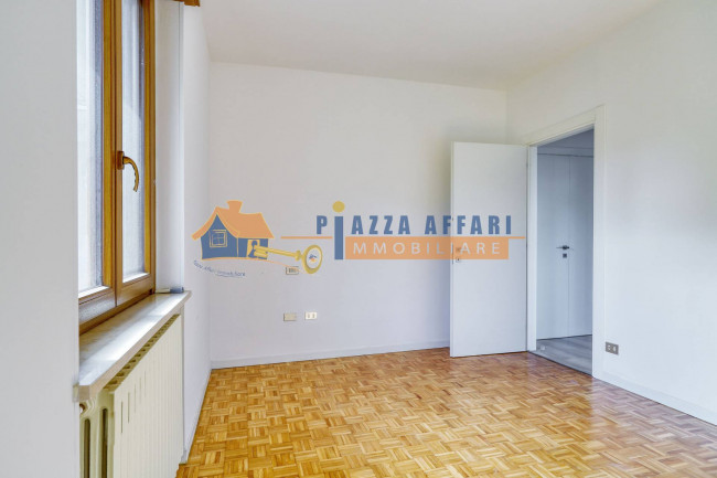 Appartamento in vendita a Caronno Varesino