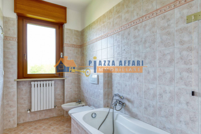Appartamento in vendita a Caronno Varesino