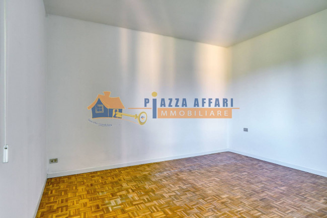 Appartamento in vendita a Caronno Varesino