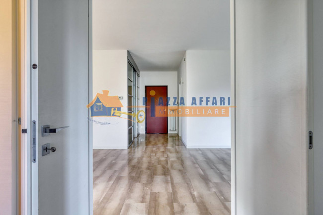 Appartamento in vendita a Caronno Varesino