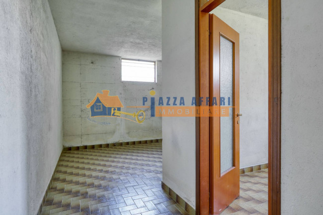 Appartamento in vendita a Caronno Varesino