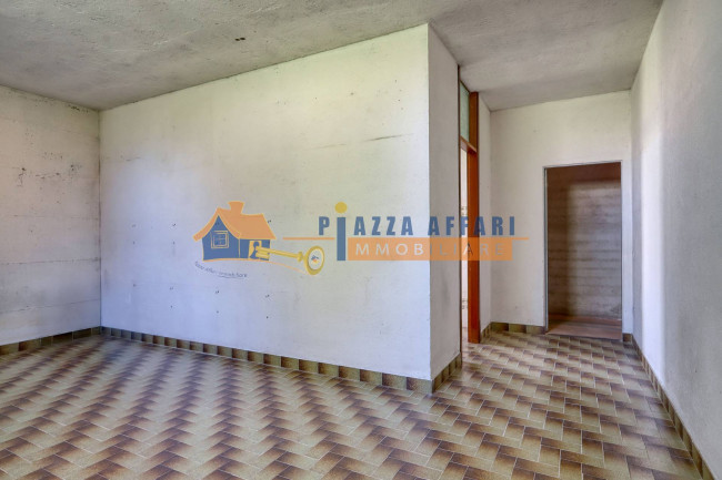 Appartamento in vendita a Caronno Varesino