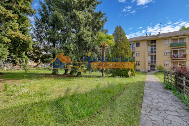 Appartamento in vendita a Caronno Varesino