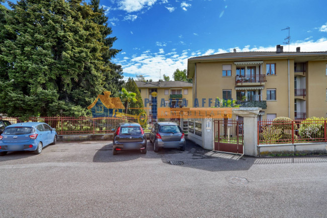Appartamento in vendita a Caronno Varesino
