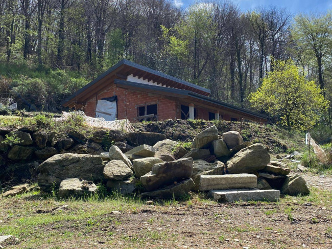 Villa in vendita a Marchirolo