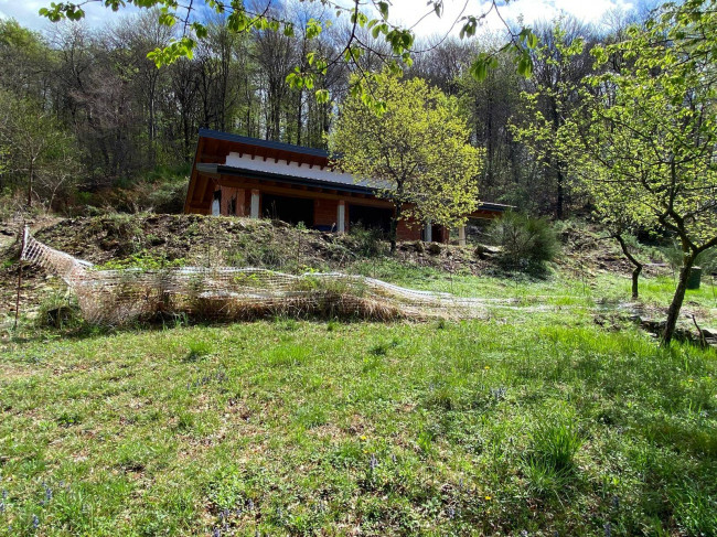 Villa in vendita a Marchirolo