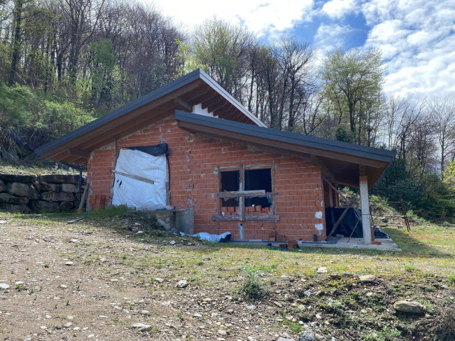 Villa in vendita a Marchirolo