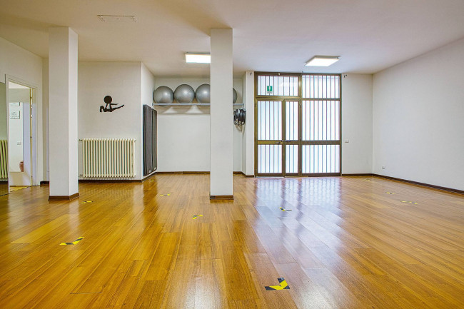 Locale commerciale in vendita a Varese