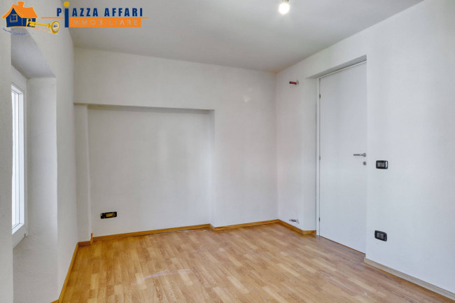 Appartamento in vendita a Cadegliano-Viconago