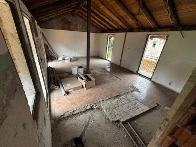 Appartamento in vendita a Lavena Ponte Tresa