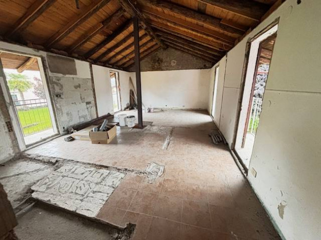 Appartamento in vendita a Lavena Ponte Tresa