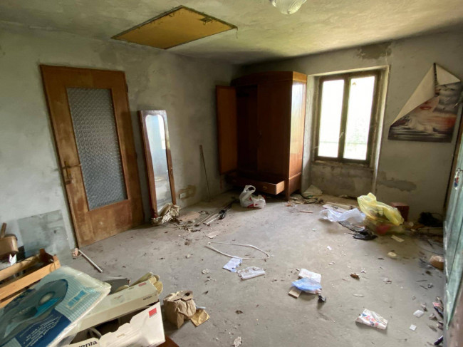 Porzione di Casa Terra / Cielo in vendita a Cadegliano-Viconago