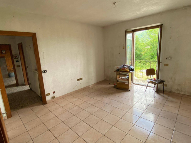 Porzione di Casa Terra / Cielo in vendita a Cadegliano-Viconago