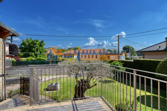 Villa in vendita a Cairate