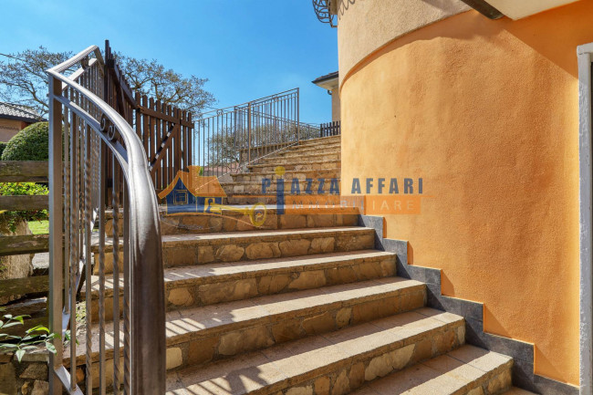 Villa in vendita a Cairate