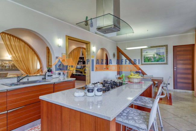 Villa in vendita a Cairate