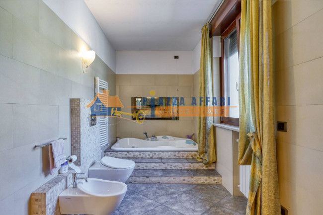 Villa in vendita a Cairate