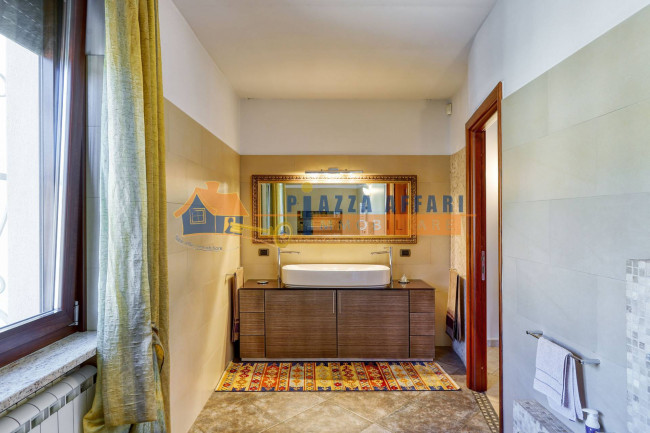 Villa in vendita a Cairate