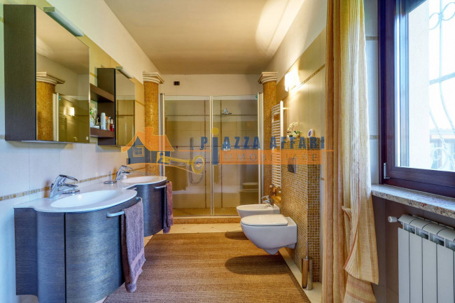 Villa in vendita a Cairate