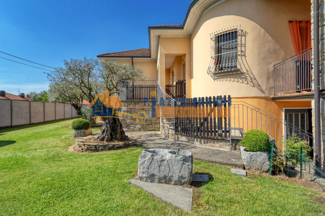 Villa in vendita a Carnago