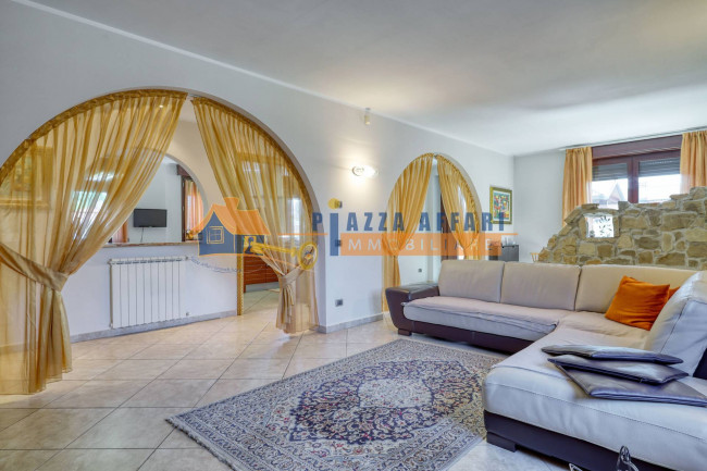 Villa in vendita a Carnago