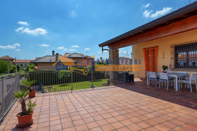 Villa in vendita a Carnago