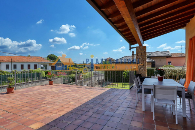 Villa in vendita a Carnago