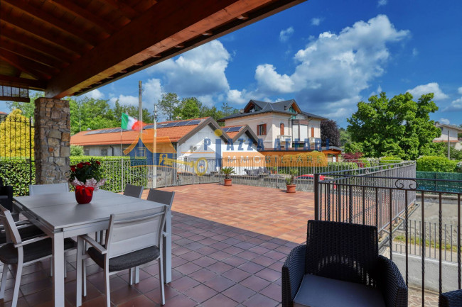 Villa in vendita a Carnago