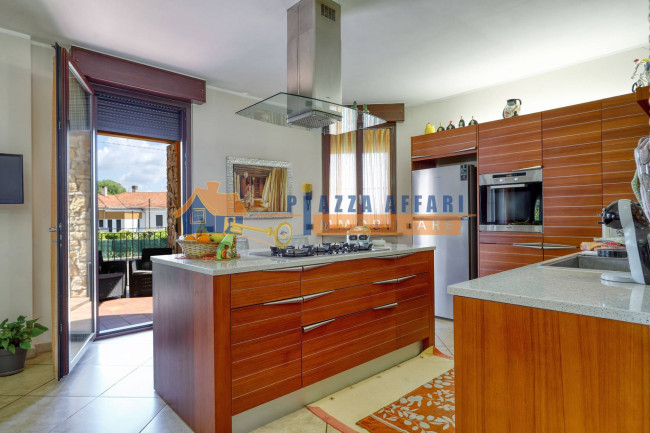 Villa in vendita a Carnago
