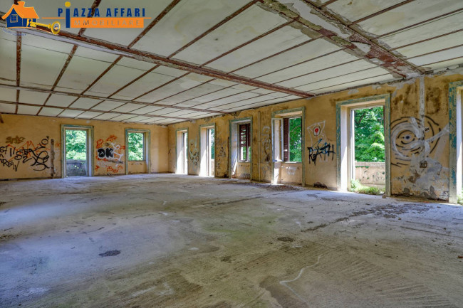 Casa singola in vendita a Viggiù