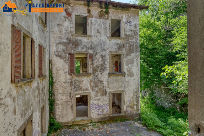 Casa singola in vendita a Viggiù