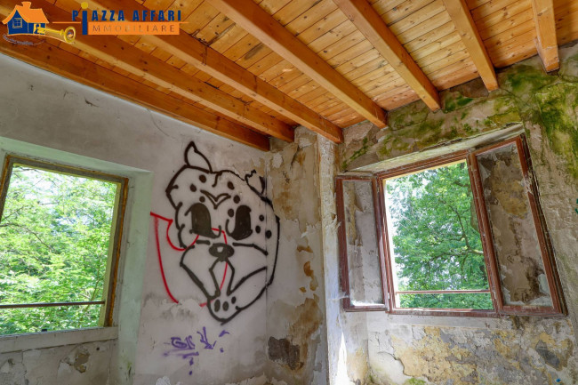 Casa singola in vendita a Viggiù