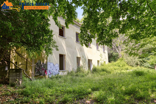 Casa singola in vendita a Viggiù