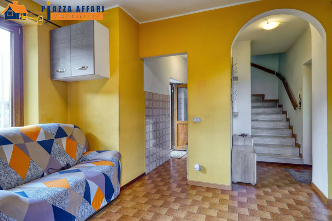 Porzione di Casa Terra / Cielo in vendita a Valganna