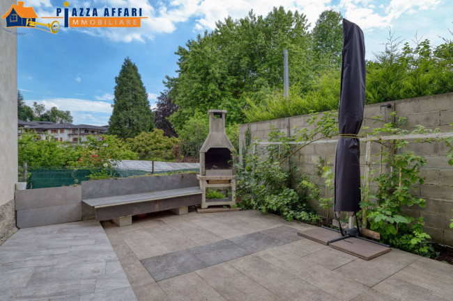 Porzione di Casa Terra / Cielo in vendita a Valganna