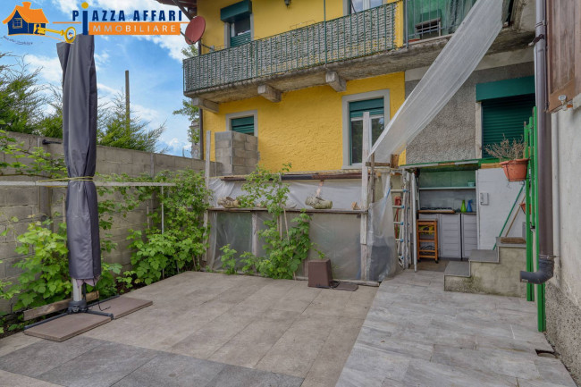 Porzione di Casa Terra / Cielo in vendita a Valganna